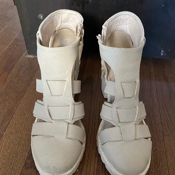 Miss selfridge shoe sz 8 - Picture 2 of 5